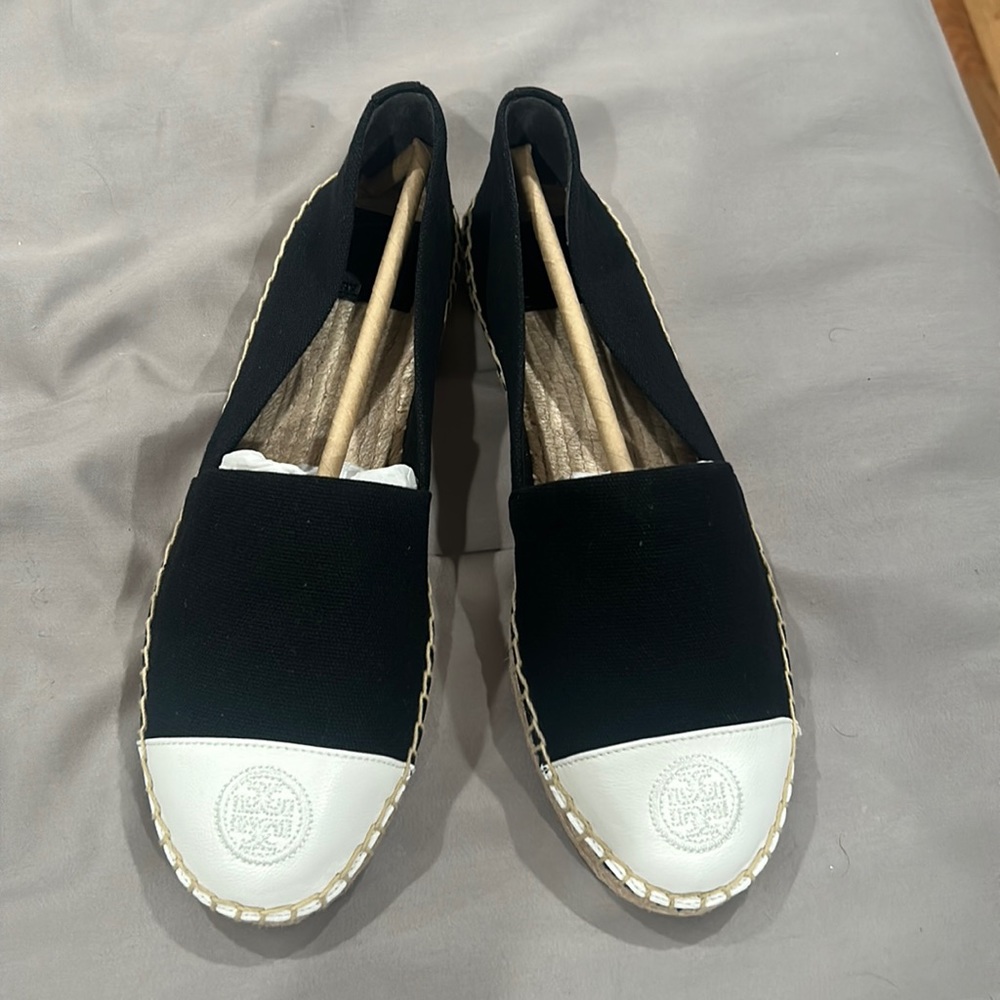 NIB NWT Tory Burch flats